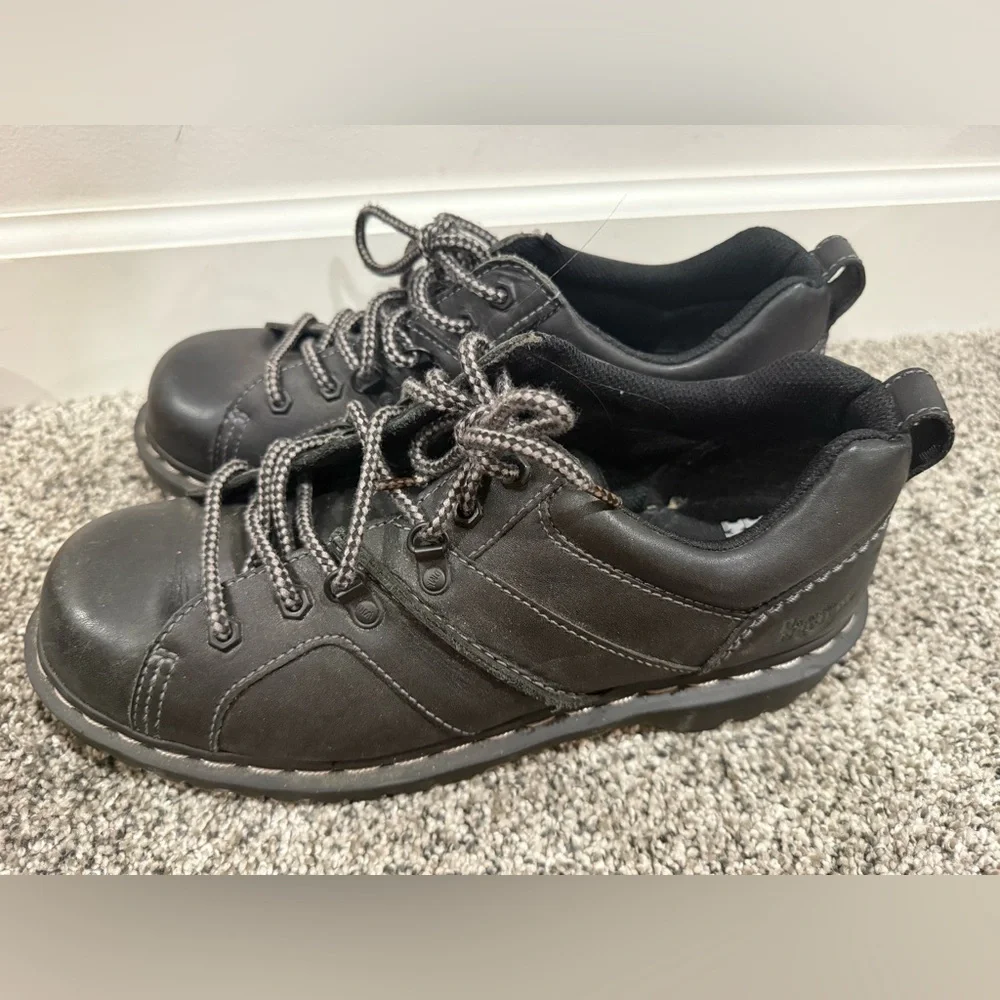 Dr. Martens Finnegan leather shoe, men's 10 or women's 11 - Picture 7 of 14